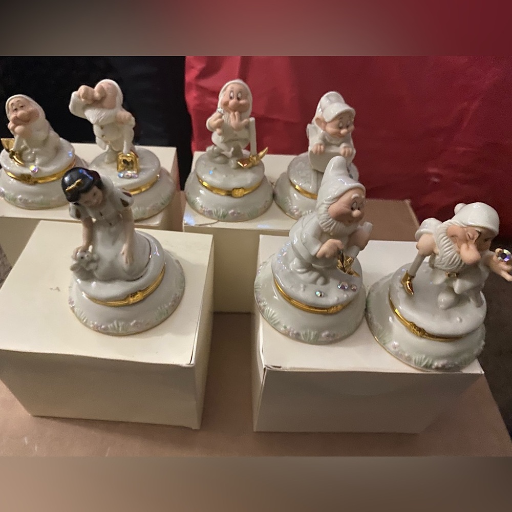 Lenox Snow White/Dwarfs treasure boxes